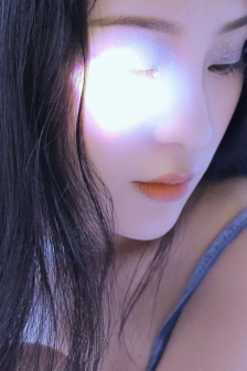 抹胸美女